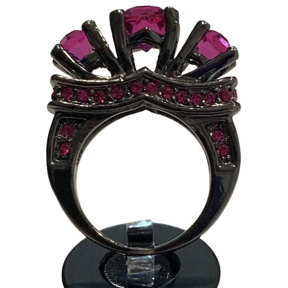 Purple Garnet 3 Stone Prong Hematite Ring, size 8 - Picture 2 of 6